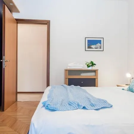 Altido 1br Apt With Terrace, Near Saporiti And 아파트 *