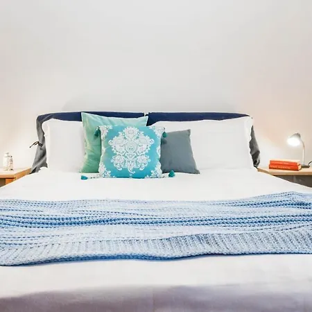 Altido 1br Apt With Terrace, Near Saporiti And 아파트